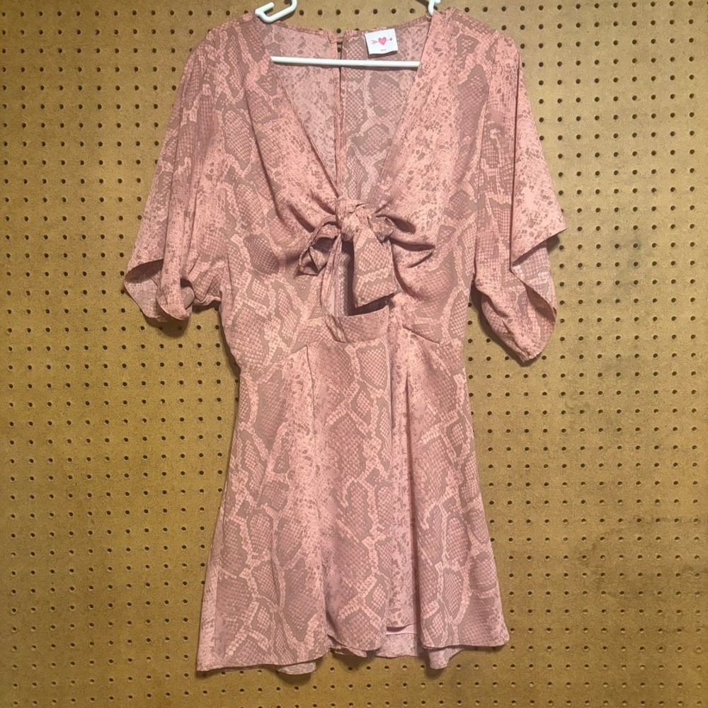 BuddyLove Romper Medium Pink Snakeskin Front Tie Cutout Kimono Sleeve Mini Boho